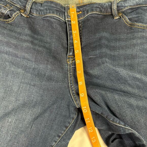 Torrid Jean Relaxed Boot Cut Size 18 SHORT? Dark Wash Zip Fly Stretch Mid Rise - Picture 7 of 10